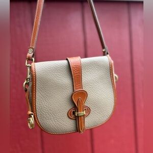 DOONEY & BOURKE 🦆 All Weather Leather Vintage Crossbody Bag in Taupe Flap Over